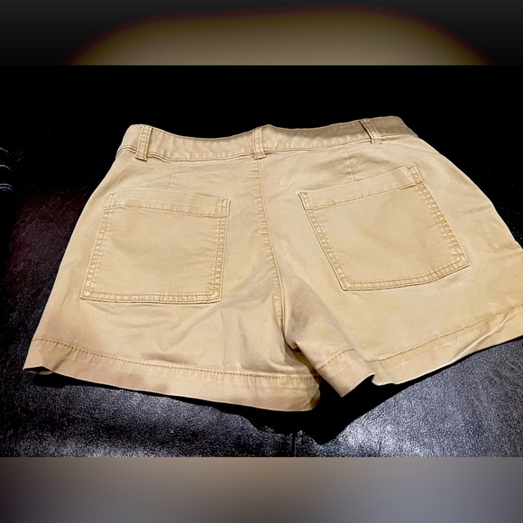 Gap Khaki Shorts Tall - Picture 4 of 5